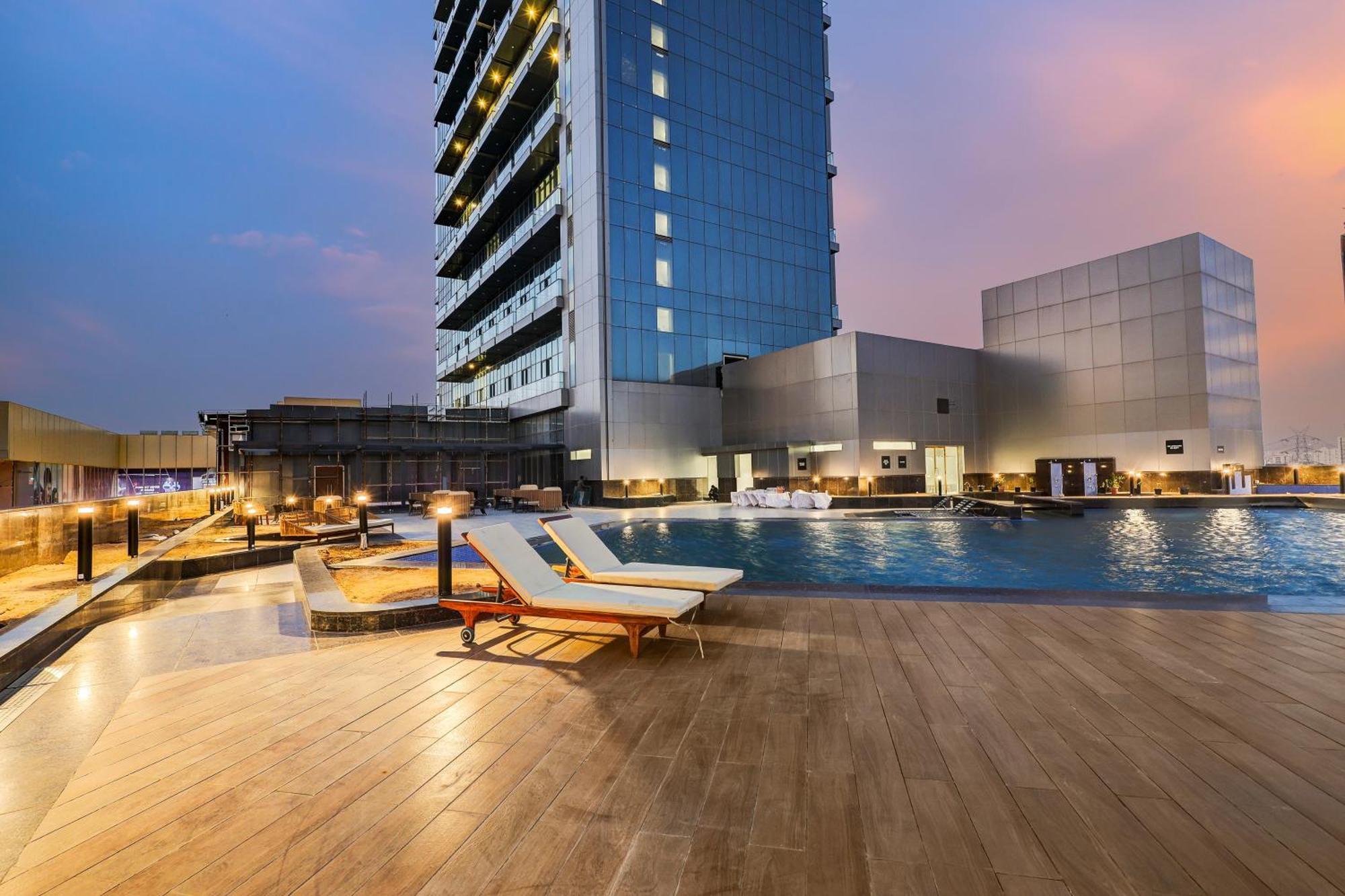 Sunday Hotels And Residences คูร์เคาน์ ภายนอก รูปภาพ