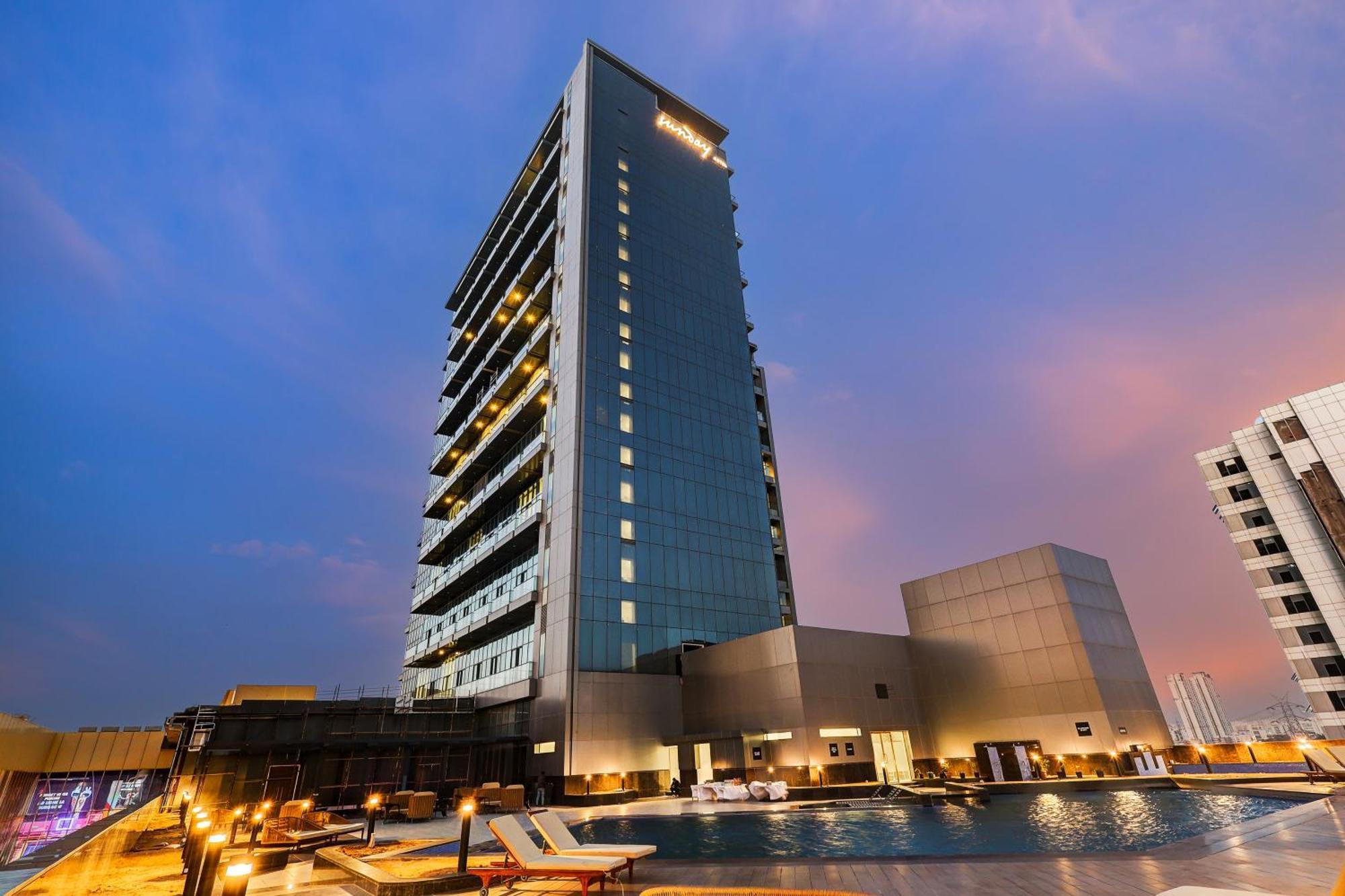 Sunday Hotels And Residences คูร์เคาน์ ภายนอก รูปภาพ