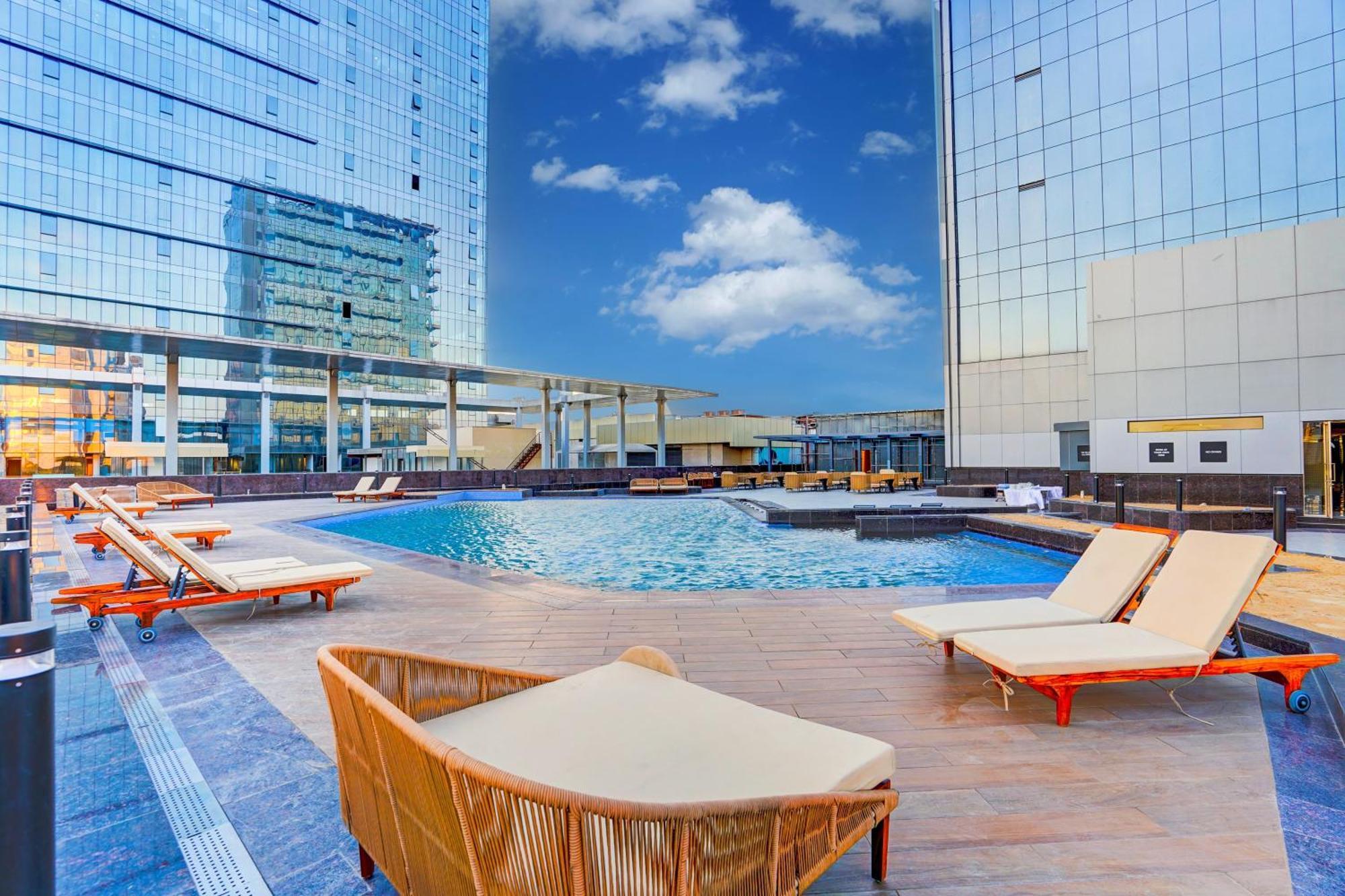 Sunday Hotels And Residences คูร์เคาน์ ภายนอก รูปภาพ